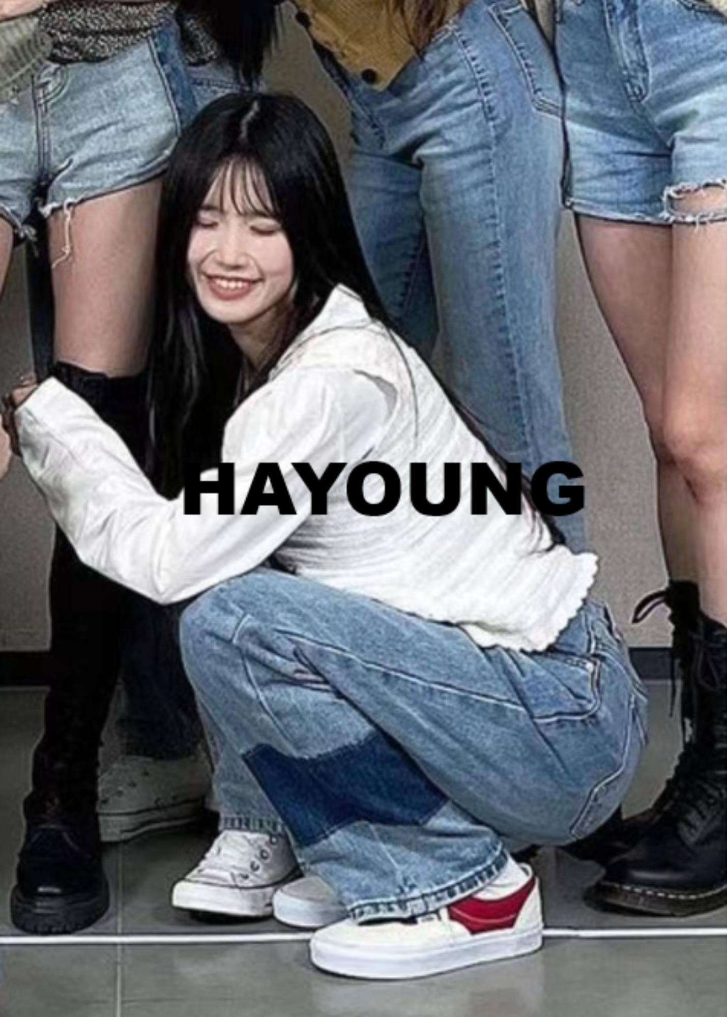 FROMIS9 SONG-HAYOUNG WORN TWO TONE MIXED ROLL UP DENIM PANTS [6605]
